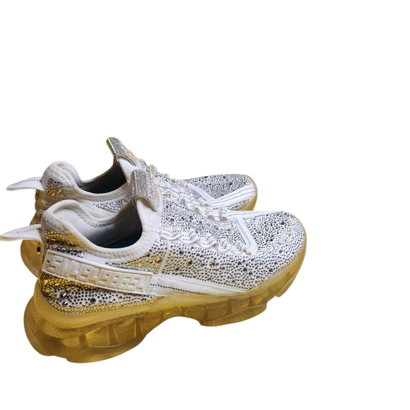 Steve Madden White and Gold Sneakers with Modern Elegance - Picture 1 of 4
